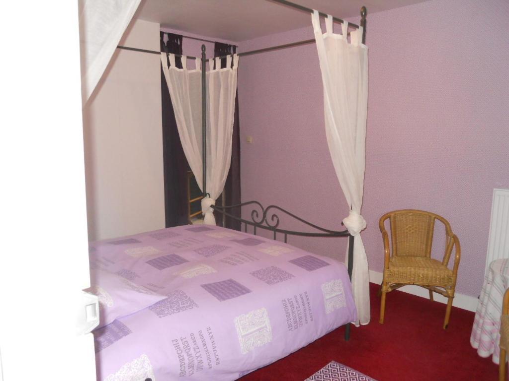 Отель Huis De Wilde Wingerd Ипр Номер фото