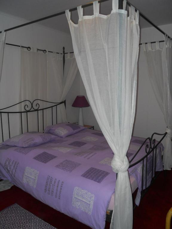 Отель Huis De Wilde Wingerd Ипр Номер фото