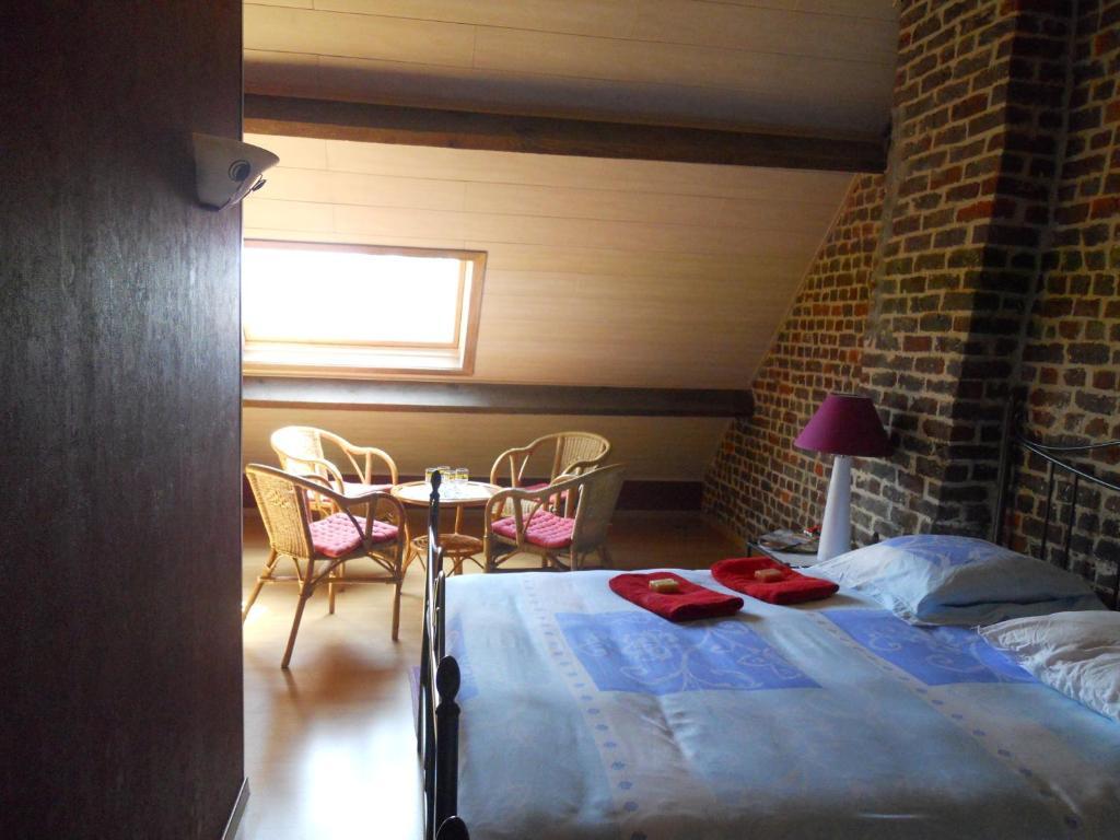 Отель Huis De Wilde Wingerd Ипр Номер фото
