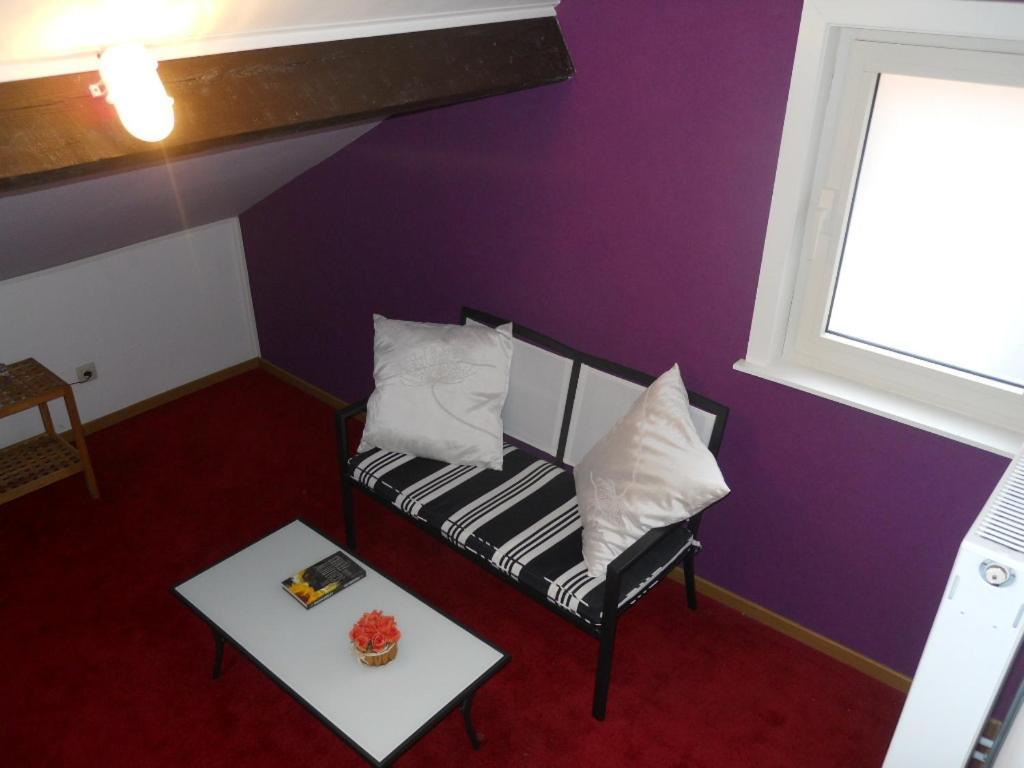 Отель Huis De Wilde Wingerd Ипр Номер фото